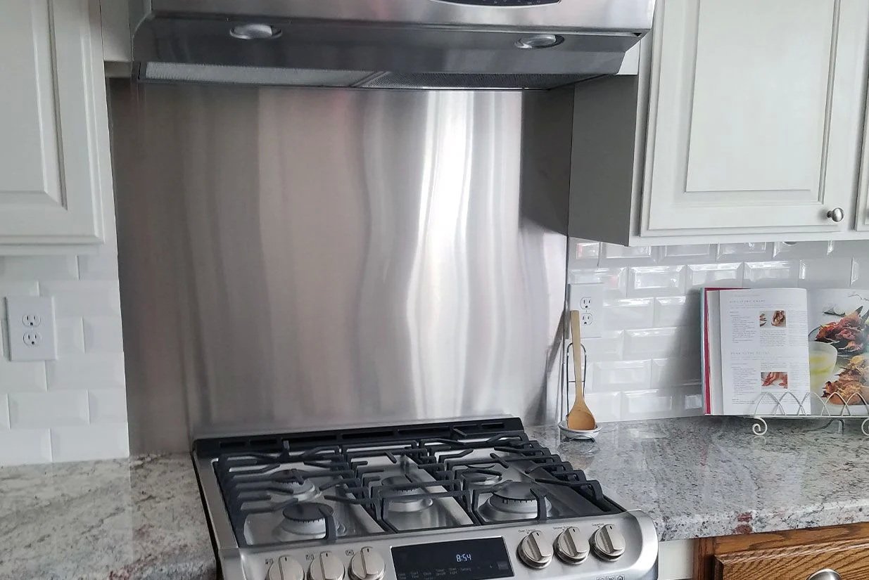 Stainless Steel Backsplash with Installation Edge (36"×26")